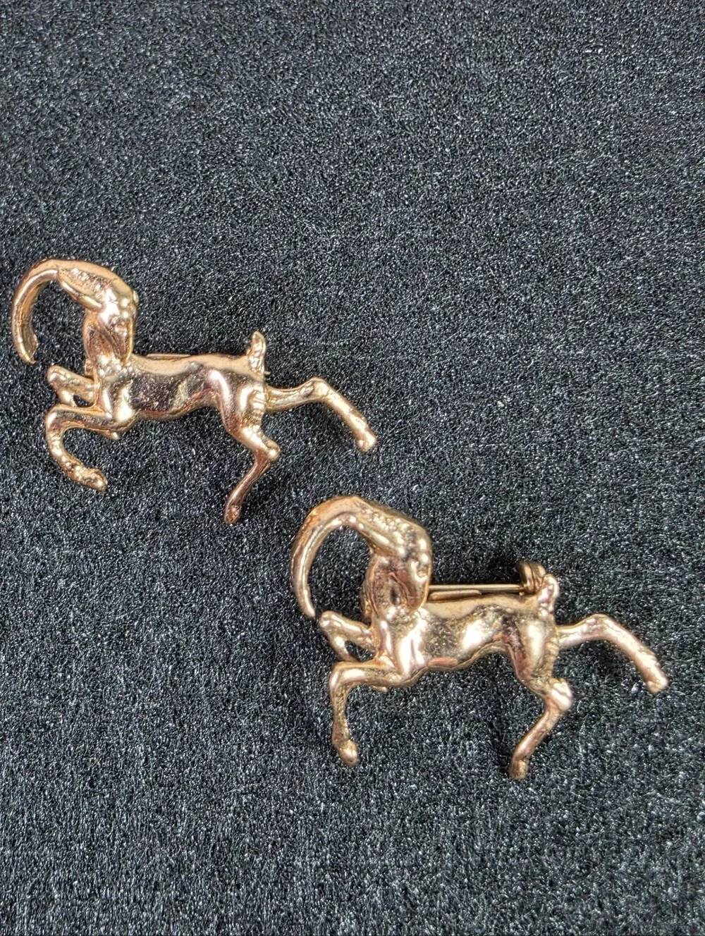 Gold-tone Ram Pin Set - Animal Brooches Or Scatter Pins Pair